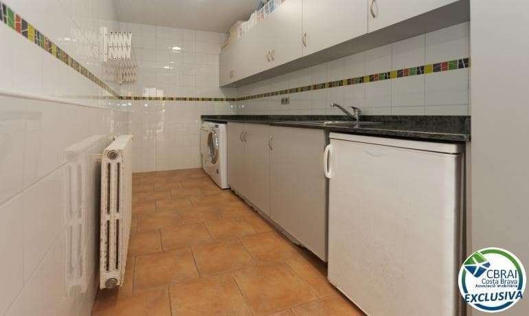 3 Zimmer Villa zu verkaufen in Roses mit Pool Garage - 675.000 € (Ref: 7521756)