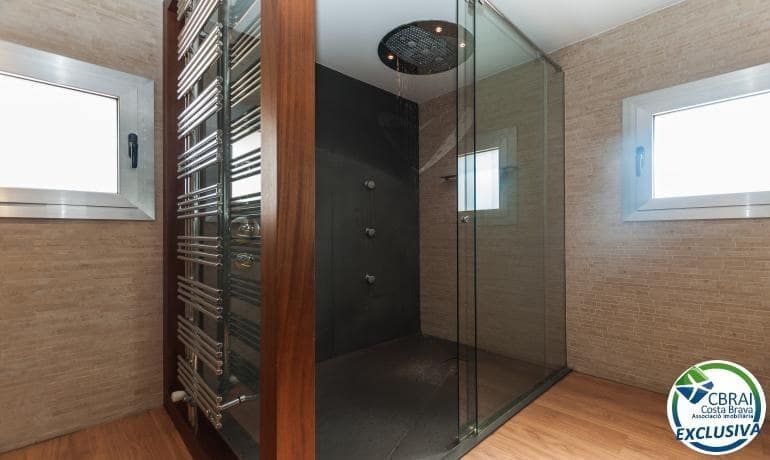 3 Zimmer Villa zu verkaufen in Roses mit Pool Garage - 675.000 € (Ref: 7521756)