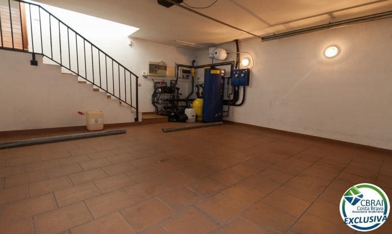 3 Zimmer Villa zu verkaufen in Roses mit Pool Garage - 675.000 € (Ref: 7521756)