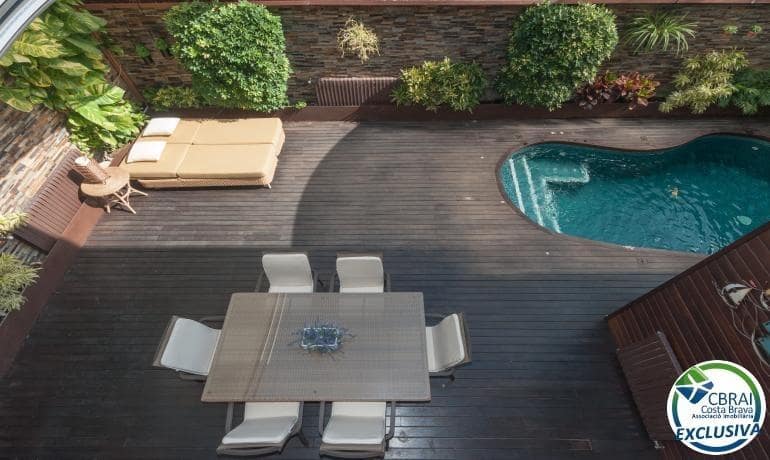 3 bedroom Villa for sale in Roses with pool garage - € 675,000 (Ref: 7521756)