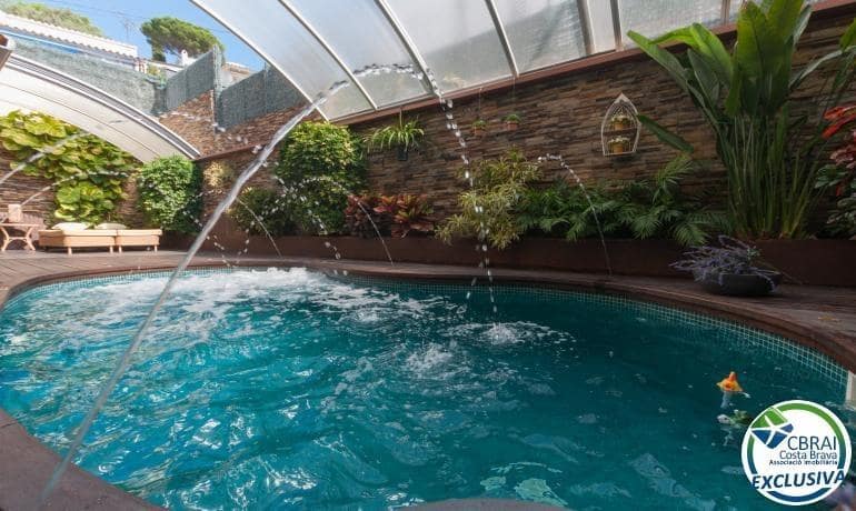 3 bedroom Villa for sale in Roses with pool garage - € 675,000 (Ref: 7521756)