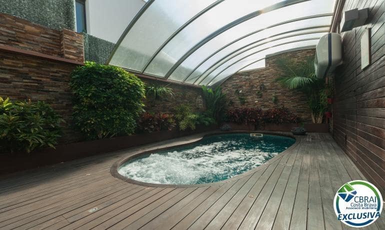 3 bedroom Villa for sale in Roses with pool garage - € 675,000 (Ref: 7521756)