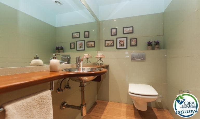 3 bedroom Villa for sale in Roses with pool garage - € 675,000 (Ref: 7521756)