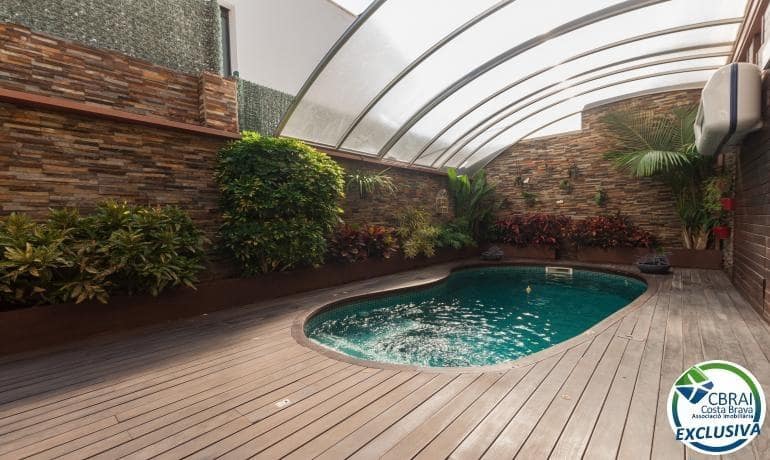 3 bedroom Villa for sale in Roses with pool garage - € 675,000 (Ref: 7521756)