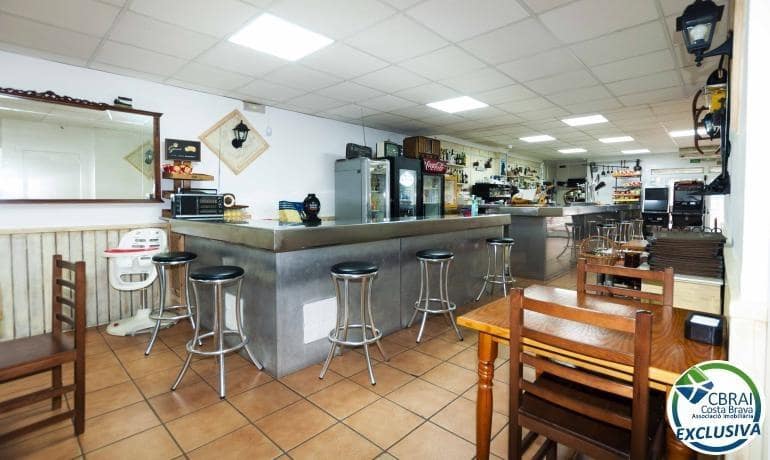 Gewerbe zu verkaufen in Roses - 746.000 € (Ref: 7569981)