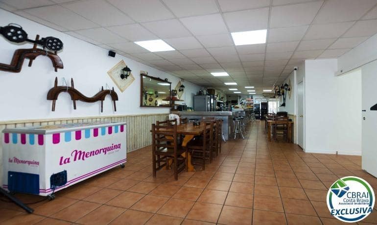 Gewerbe zu verkaufen in Roses - 746.000 € (Ref: 7569981)