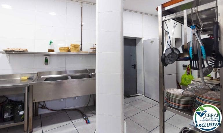 Gewerbe zu verkaufen in Roses - 746.000 € (Ref: 7569981)