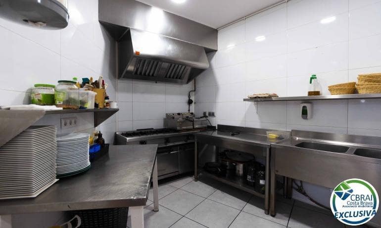 Gewerbe zu verkaufen in Roses - 746.000 € (Ref: 7569981)