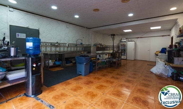 Gewerbe zu verkaufen in Roses - 746.000 € (Ref: 7569981)