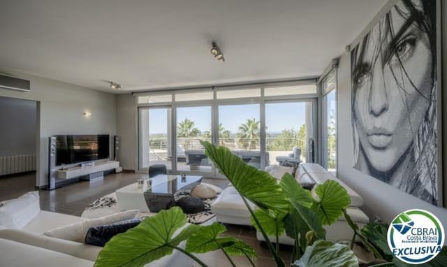 Chalet de 3 habitaciones en Palau-saverdera en venta con piscina garaje - 1.180.000 € (Ref: 7839763)