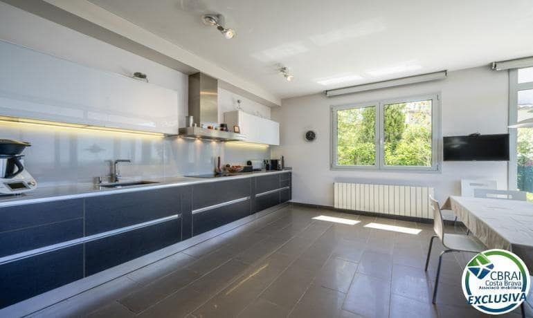 3 slaapkamer Villa te koop in Palau-saverdera met zwembad garage - € 1.180.000 (Ref: 7839763)
