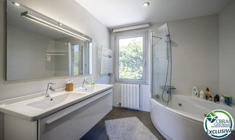 3 slaapkamer Villa te koop in Palau-saverdera met zwembad garage - € 1.180.000 (Ref: 7839763)