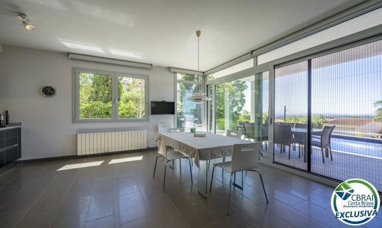 3 slaapkamer Villa te koop in Palau-saverdera met zwembad garage - € 1.180.000 (Ref: 7839763)