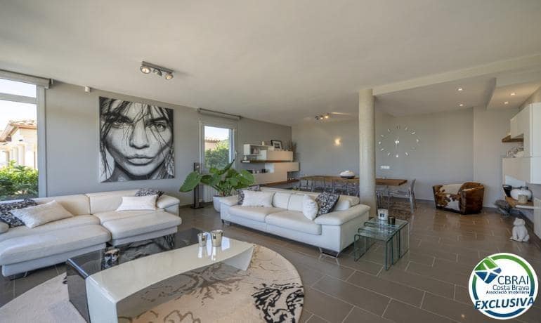 3 slaapkamer Villa te koop in Palau-saverdera met zwembad garage - € 1.180.000 (Ref: 7839763)