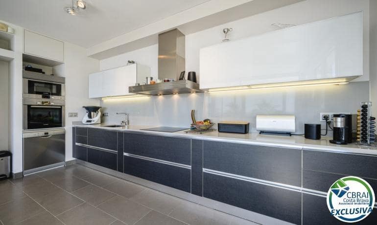 3 slaapkamer Villa te koop in Palau-saverdera met zwembad garage - € 1.180.000 (Ref: 7839763)