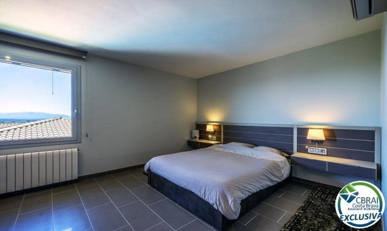 3 slaapkamer Villa te koop in Palau-saverdera met zwembad garage - € 1.180.000 (Ref: 7839763)