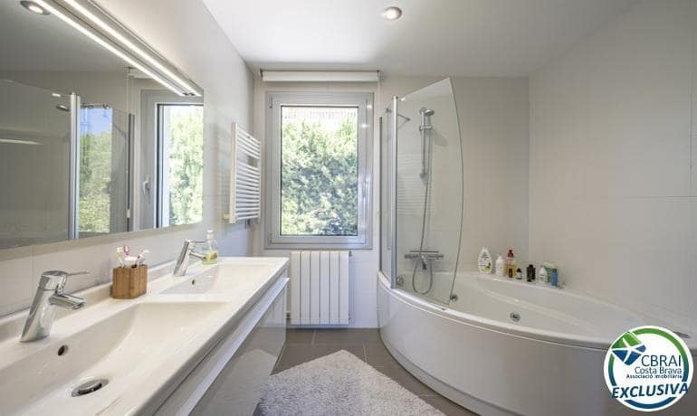 3 slaapkamer Villa te koop in Palau-saverdera met zwembad garage - € 1.180.000 (Ref: 7839763)