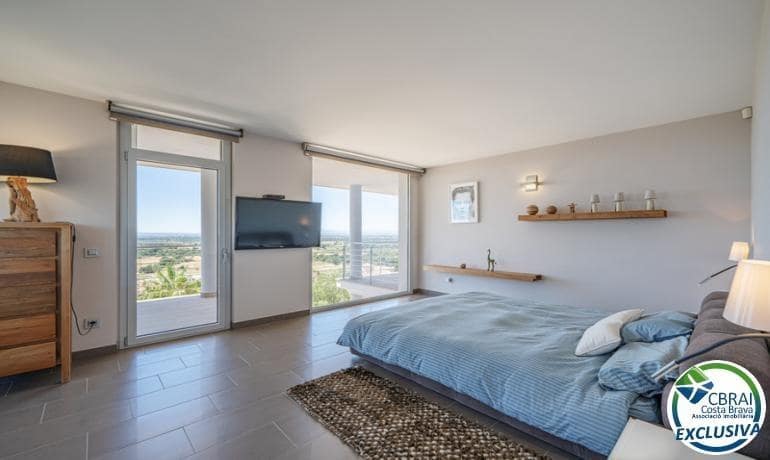 3 slaapkamer Villa te koop in Palau-saverdera met zwembad garage - € 1.180.000 (Ref: 7839763)