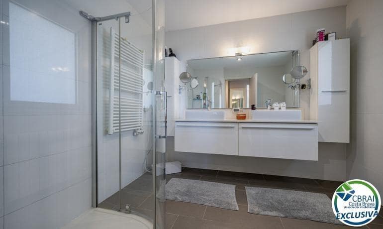 3 slaapkamer Villa te koop in Palau-saverdera met zwembad garage - € 1.180.000 (Ref: 7839763)