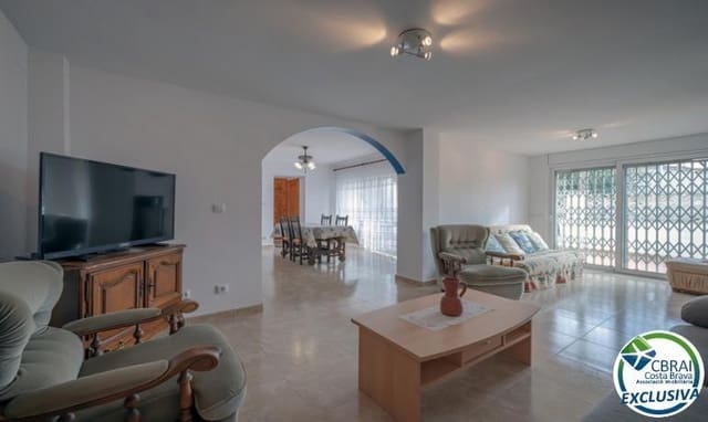 4 quarto Apartamento para venda em Roses - 249 000 € (Ref: 7896176)