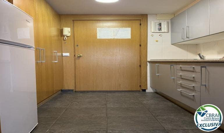 1 slaapkamer Appartement te koop in Roses met zwembad - € 160.000 (Ref: 7937225)
