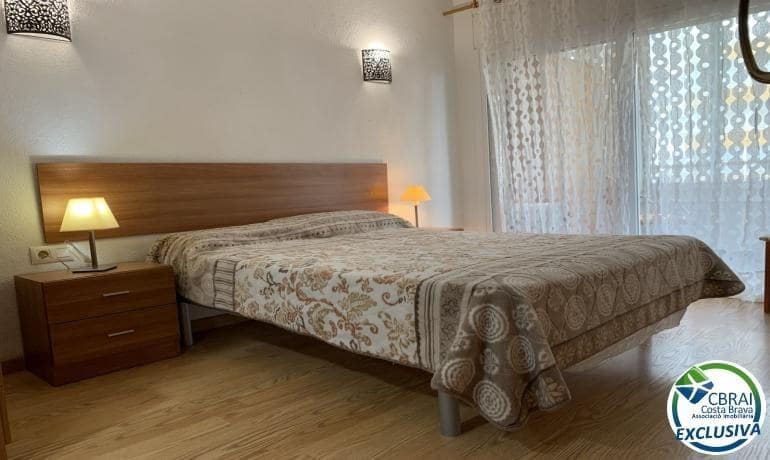 1 slaapkamer Appartement te koop in Roses met zwembad - € 160.000 (Ref: 7937225)