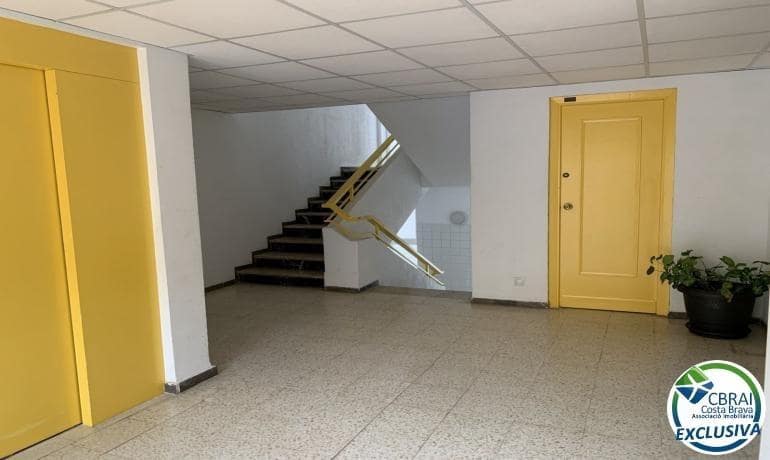 1 slaapkamer Appartement te koop in Roses met zwembad - € 160.000 (Ref: 7937225)