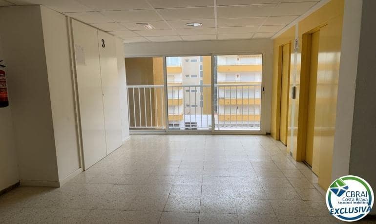 1 slaapkamer Appartement te koop in Roses met zwembad - € 160.000 (Ref: 7937225)
