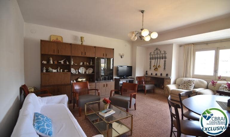 3 soveværelse Lejlighed til salg i Roses - € 179.000 (Ref: 8188221)