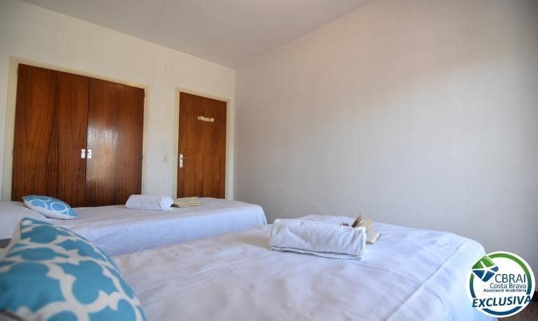 3 soveværelse Lejlighed til salg i Roses - € 179.000 (Ref: 8188221)