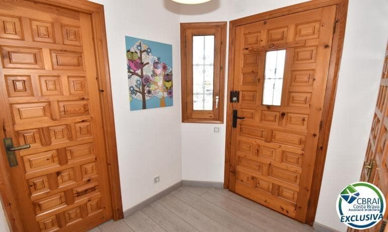 11 bedroom Terraced Villa for sale in Empuriabrava with pool garage - € 4,500,000 (Ref: 8241899)