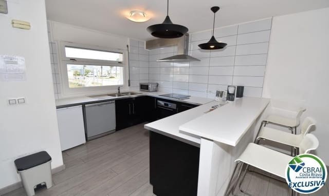 11 bedroom Terraced Villa for sale in Empuriabrava, Castelló d'Empúries with pool garage - € 4,500,000 (Ref: 8241899)