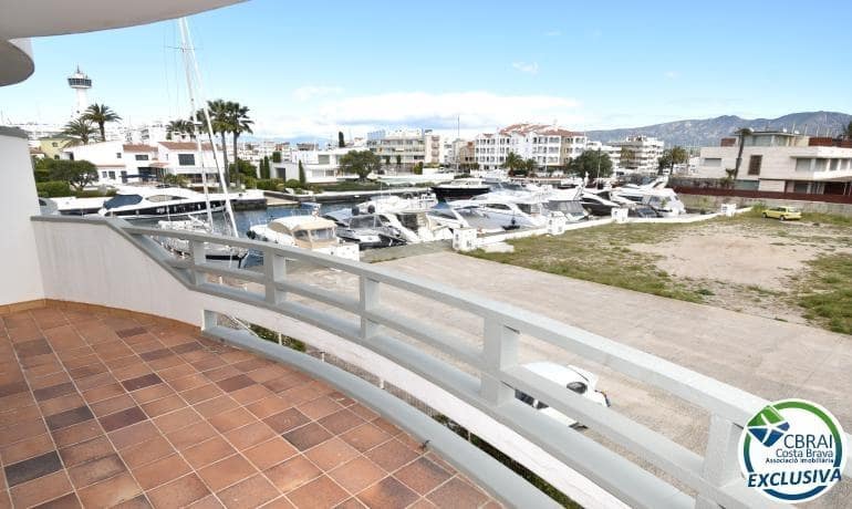 11 bedroom Terraced Villa for sale in Empuriabrava with pool garage - € 4,500,000 (Ref: 8241899)