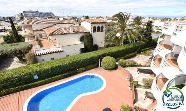 11 bedroom Terraced Villa for sale in Empuriabrava, Castelló d'Empúries with pool garage - € 4,500,000 (Ref: 8241899)