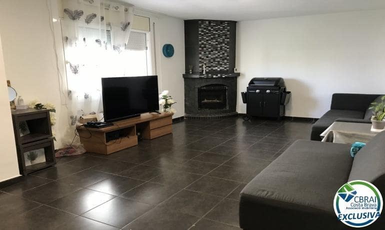 5 bedroom Villa for sale in Roses - € 460,000 (Ref: 8242861)