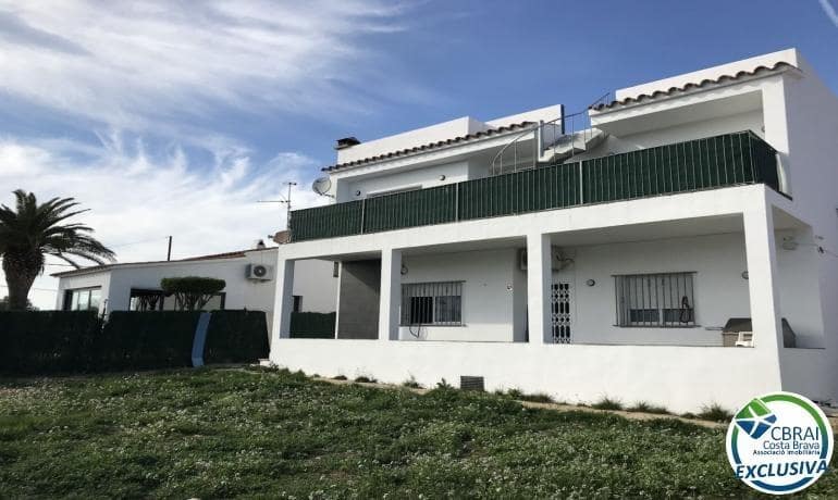 5 bedroom Villa for sale in Roses - € 460,000 (Ref: 8242861)