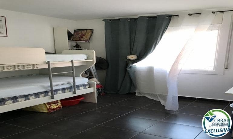 5 bedroom Villa for sale in Roses - € 460,000 (Ref: 8242861)