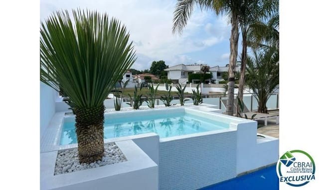 4 makuuhuone Huvila myytävänä paikassa Empuriabrava, Castelló d'Empúries mukana uima-altaan - 1 099 000 € (Ref: 8290450)