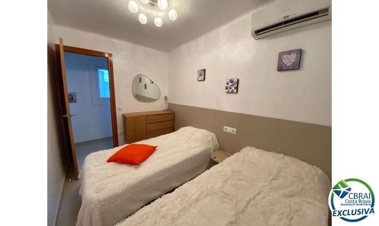 4 makuuhuone Huvila myytävänä paikassa Empuriabrava mukana uima-altaan - 1 099 000 € (Ref: 8290450)