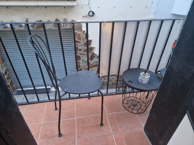 2 bedroom Apartment for sale in Roses - € 290,000 (Ref: 8318140)