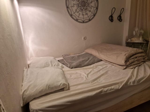 2 bedroom Apartment for sale in Roses - € 290,000 (Ref: 8318140)