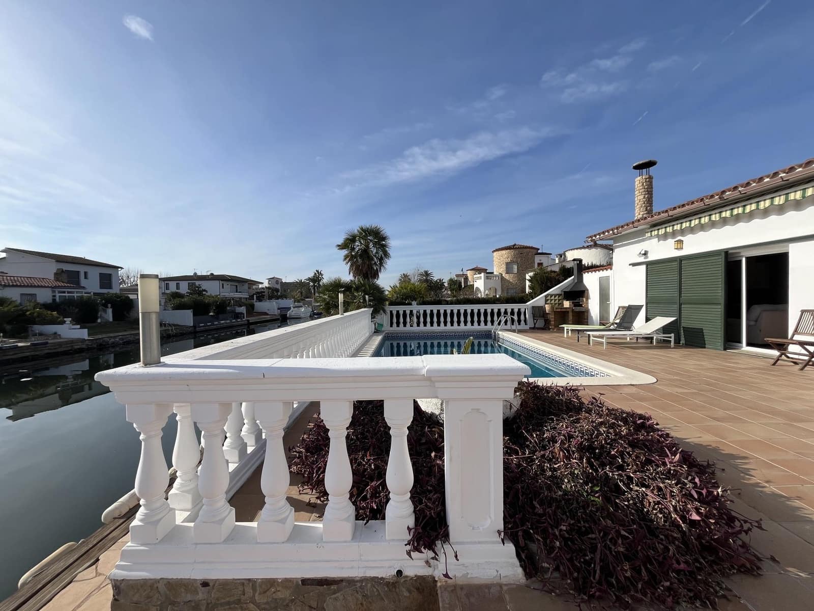 3 soverom Villa til salgs i Empuriabrava med svømmebasseng garasje - € 1 200 000 (Ref: 8327702)