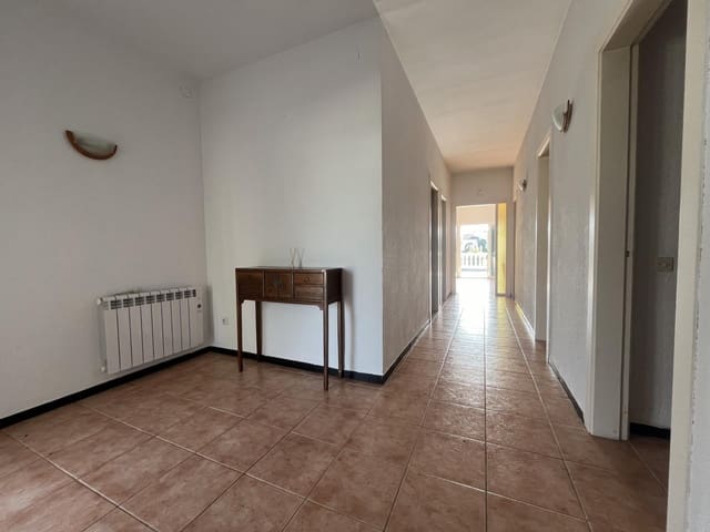 3 makuuhuone Huvila myytävänä paikassa Empuriabrava, Castelló d'Empúries mukana uima-altaan 
autotalli - 1 200 000 € (Ref: 8327702)