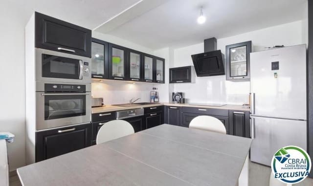 2 makuuhuone Huoneisto myytävänä paikassa Empuriabrava, Castelló d'Empúries - 347 000 € (Ref: 8333923)