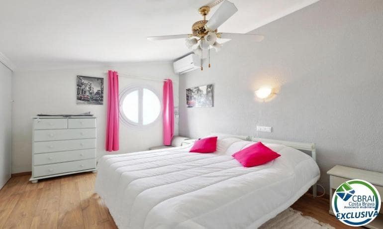 2 bedroom Apartment for sale in Empuriabrava - € 347,000 (Ref: 8333923)