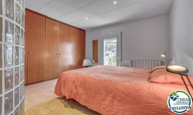 3 slaapkamer Appartement te koop in Roses - € 319.000 (Ref: 8338069)