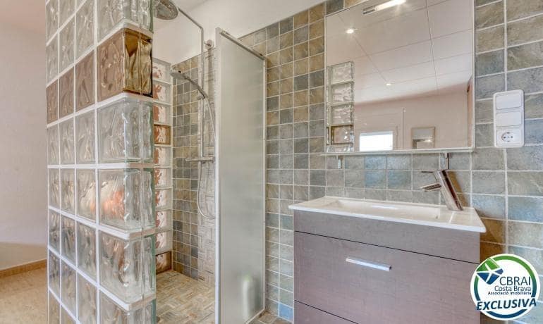 3 soveværelse Lejlighed til salg i Roses - € 319.000 (Ref: 8338069)