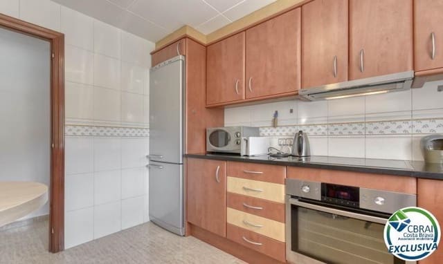3 slaapkamer Appartement te koop in Roses - € 319.000 (Ref: 8338069)