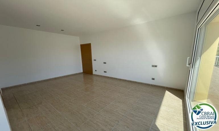 4 soveværelse Villa til salg i Roses med swimmingpool garage - € 750.000 (Ref: 8349035)