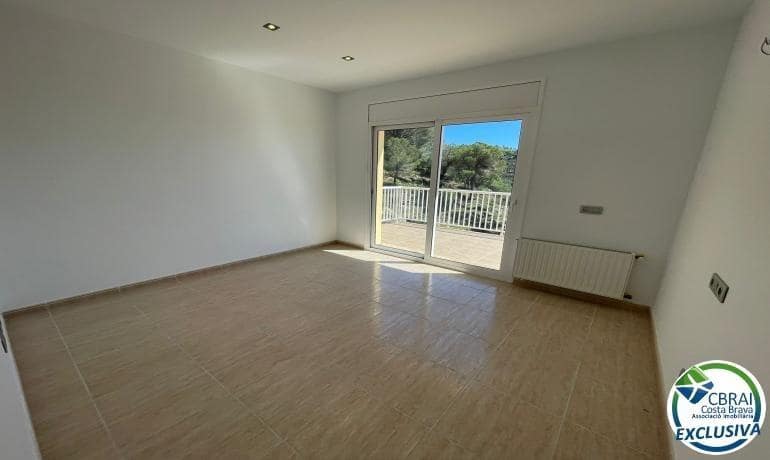 4 soveværelse Villa til salg i Roses med swimmingpool garage - € 750.000 (Ref: 8349035)